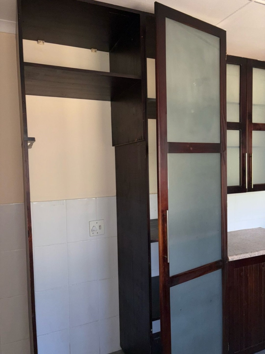 5 Bedroom Property for Sale in Beacon Bay North Eastern Cape